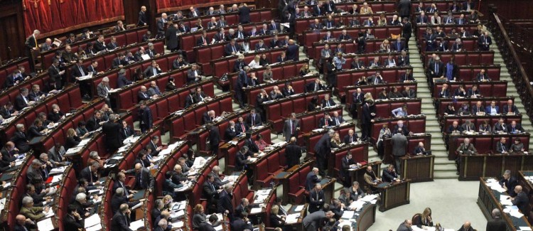 Parlamento, stipendi più alti d'Europa