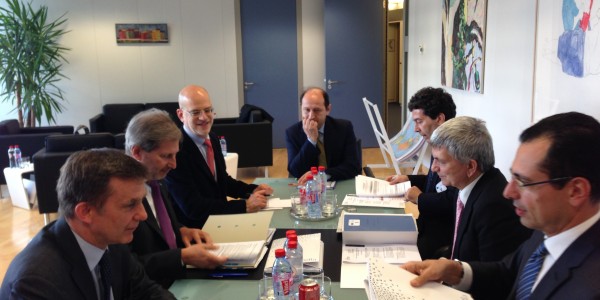 foto tavolo Vendola hahn