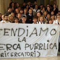 ricercatori-protesta
