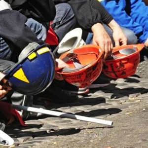 cassaintegrazione-cgil-lavoratori-protestano