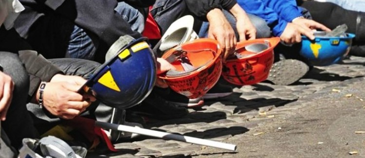 cassaintegrazione-cgil-lavoratori-protestano