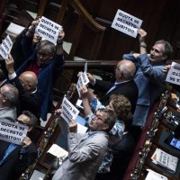 P.a: Camera, in Aula cartelli Sel, subito dl 'quota 96'