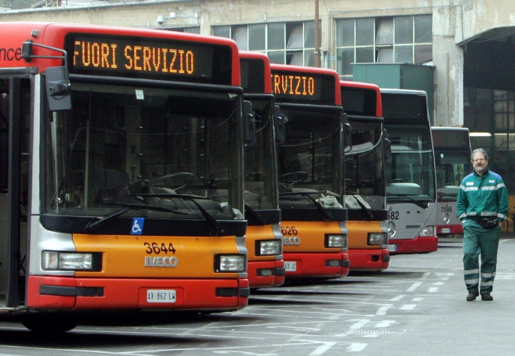 20desk-autobus-fuori-servizio-per-sciopero