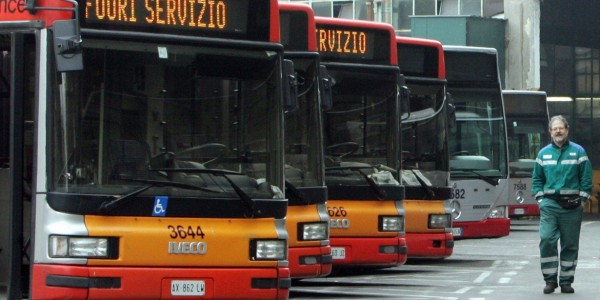 20desk-autobus-fuori-servizio-per-sciopero