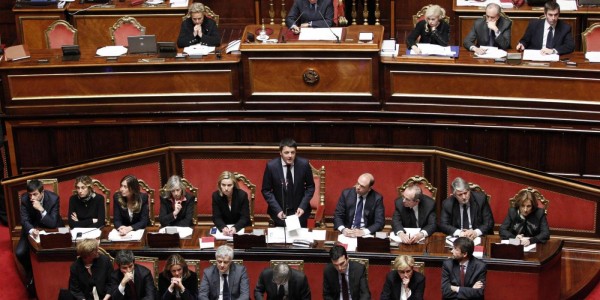 Il governo Renzi chiede la fiducia al Senato