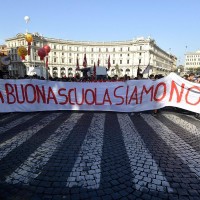 Roma, Cortei degli studenti in occasione dello sciopero nazionale della scuola