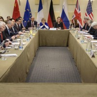 02est2-iran-tavolo-nucleare