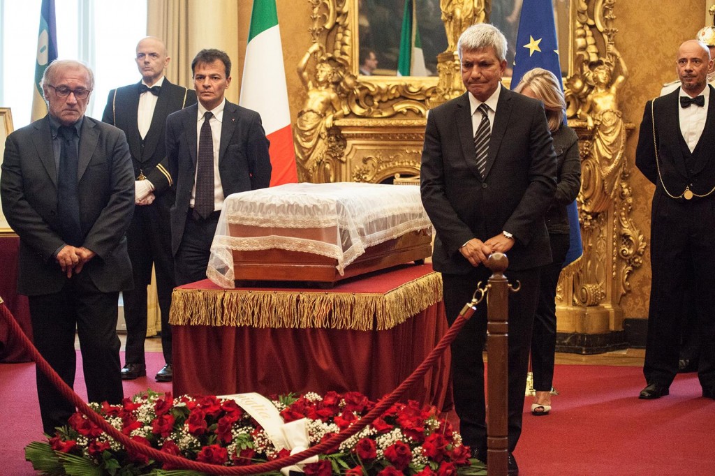 INGRAO, APERTA CAMERA ARDENTE - FOTO 6