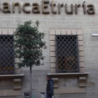 Sit in della Lega davanti alla Banca Etruria