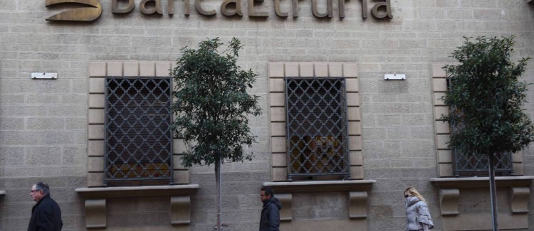 Sit in della Lega davanti alla Banca Etruria
