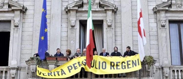 striscione giulio regeni palazzo marino-2