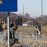 MEMBERS OF THE SLOVENIA DEFENCE FORCE INSTALL FENCES ON THE SLOVENIAN-CROATIAN BORDER TO PREVENT REFUGEES TO ENTER EUROPE IN BREZICE, SLOVENIA ON NOVEMBER 11, 2015. PHOTO BY ALES BENO/AA